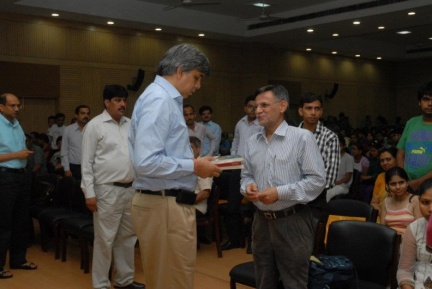 394671 463237480367171 2103083102 n